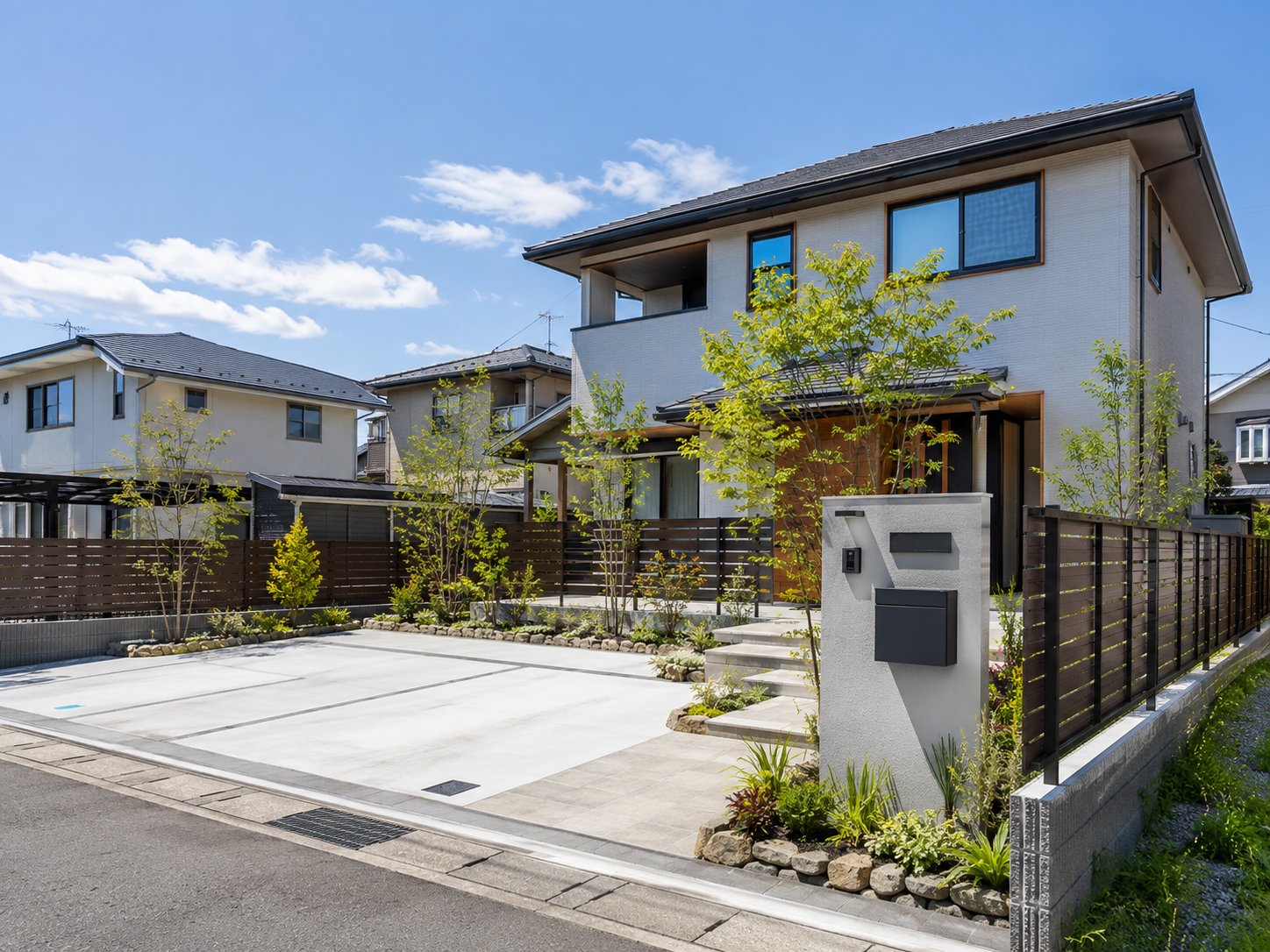 三重県で外構リフォームを終えた住宅のすっきりと整った仕上がりのイメージ